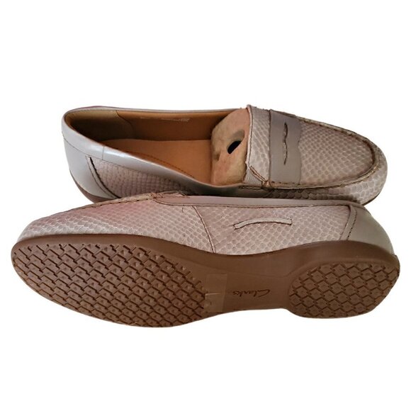 Clarks Gray Leather Penny Loafers, Ladies Gray Loafers NIB - Picture 3 of 3